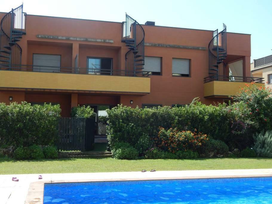 Masia Blanca - โกมาร์รูกา ภายนอก รูปภาพ